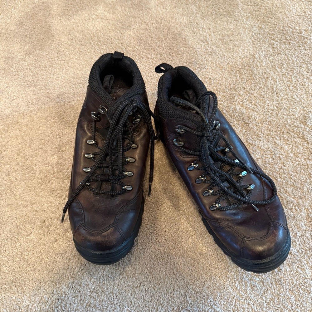 Men's Size 7.5 Timberland Dark Brown Boots
